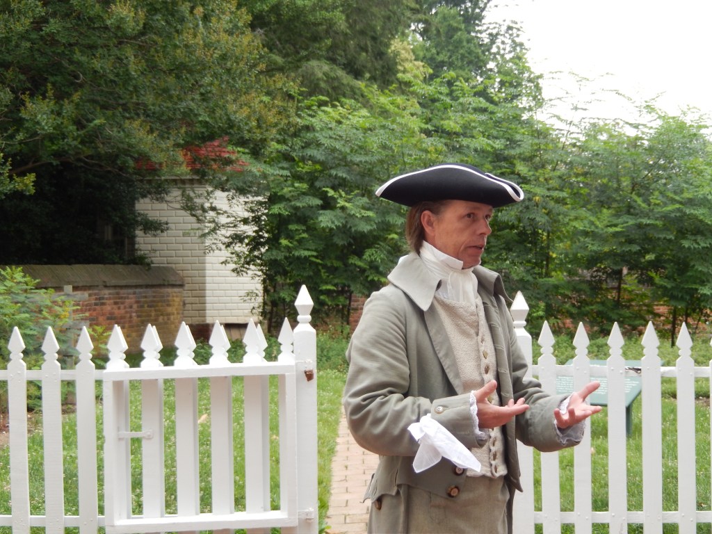 Reenactment costumes at Mount Vernon, June 2015, photo 7 of 8