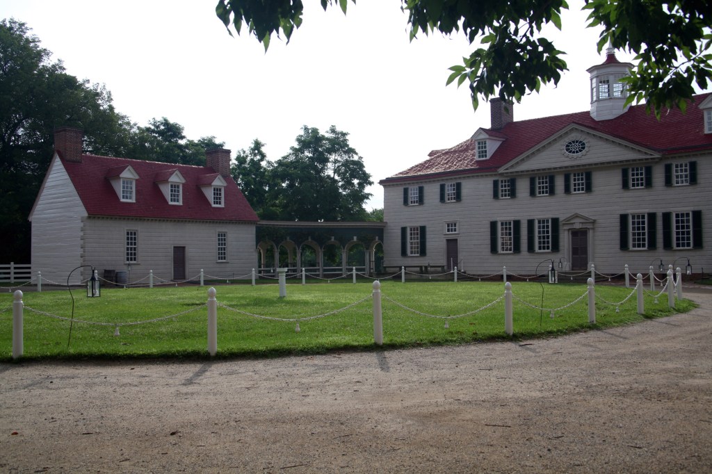 Morning walk at Mount Vernon, photo 3 of 52