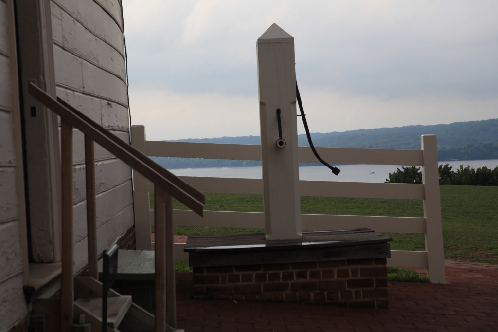 Morning walk at Mount Vernon, photo 4 of 52
