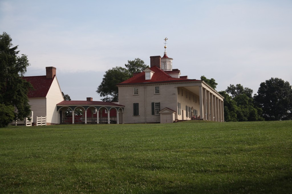 Morning walk at Mount Vernon, photo 10 of 52