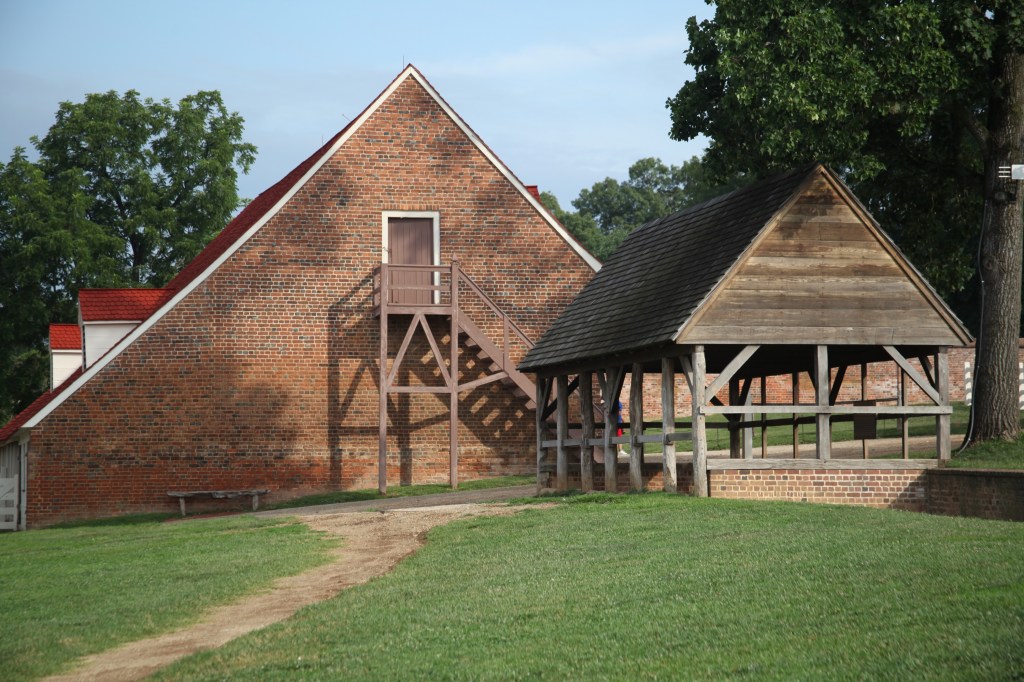 Morning walk at Mount Vernon, photo 11 of 52