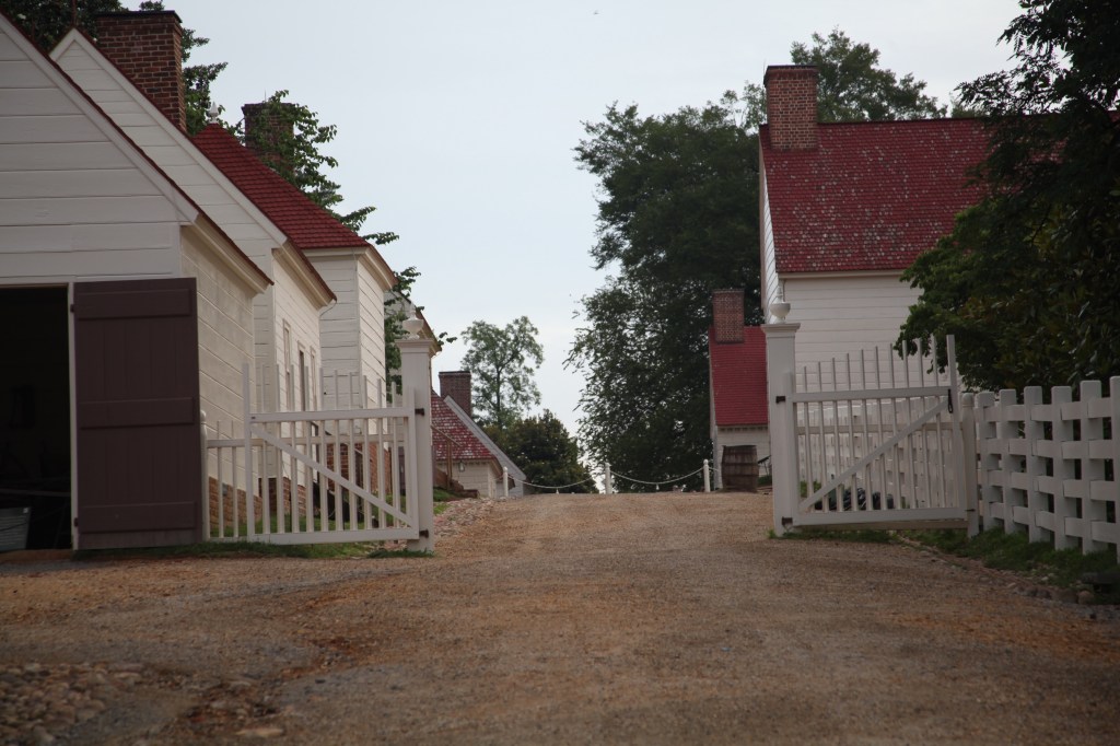 Morning walk at Mount Vernon, photo 12 of 52